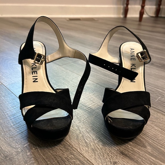 Anne Klein Black Suede Heels - Picture 1 of 2
